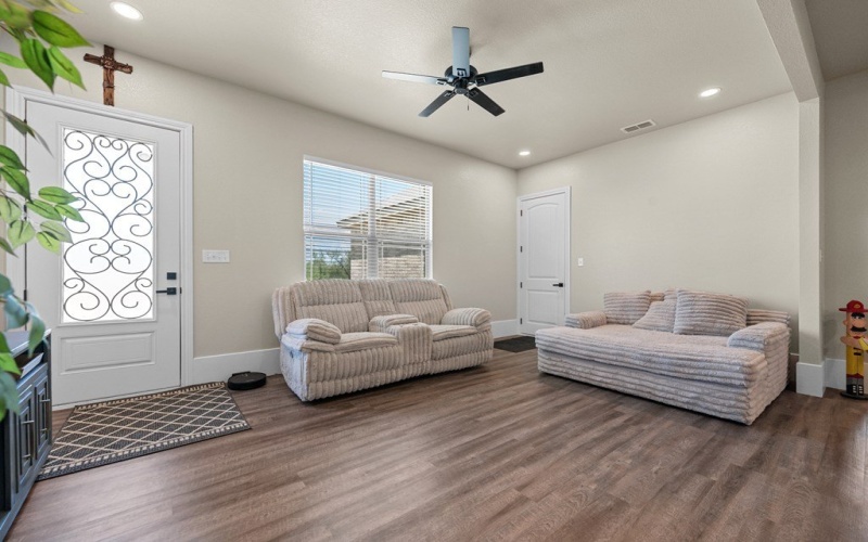 1103 Cypress, Big Spring, TX 79720, 3 Habitaciones Habitaciones , ,2 BañosBaños,Residential,En Venta,1103 Cypress,0,50085065