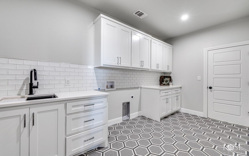 8421 Windmill Rd, Wall, TX 76905, 4 Bedrooms Bedrooms, ,3 BathroomsBathrooms,Residential,For Sale,8421 Windmill Rd,0,128898