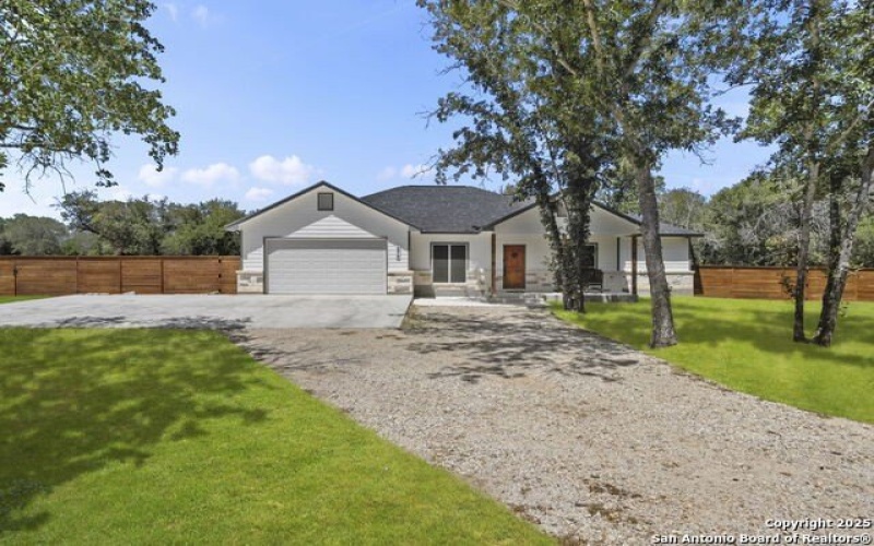 275 County Road 6866, Natalia, TX 78059, 4 Habitaciones Habitaciones , ,3 BañosBaños,Residential,En Venta,275 County Road 6866,0,1897525