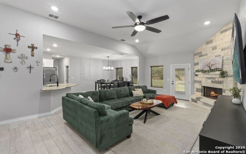 275 County Road 6866, Natalia, TX 78059, 4 Habitaciones Habitaciones , ,3 BañosBaños,Residential,En Venta,275 County Road 6866,0,1897525