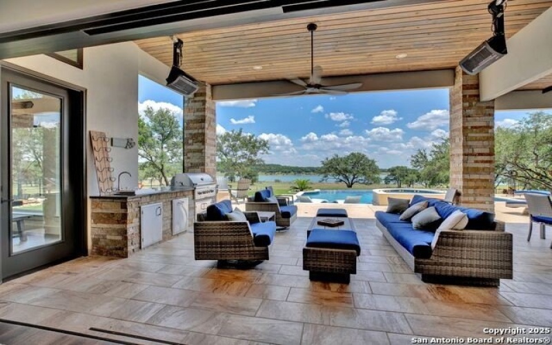 339 Valley Lodge, New Braunfels, TX 78132, 4 Bedrooms Bedrooms, ,3 BathroomsBathrooms,Residential,For Sale,339 Valley Lodge,0,1897751