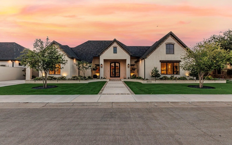 4004 104th Street, Lubbock, TX 79423, 4 Bedrooms Bedrooms, ,5 BathroomsBathrooms,Residential,For Sale,4004 104th Street,0,202559890