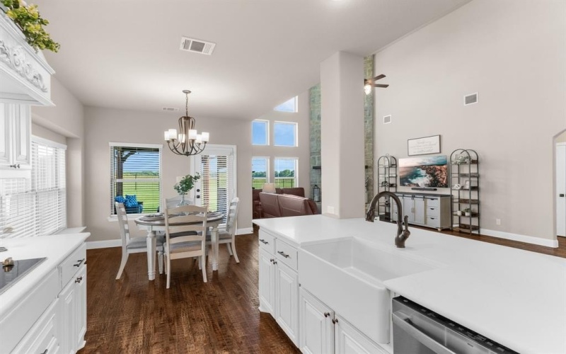 2504 Silo Lane, Van Alstyne, TX 75495, 4 Habitaciones Habitaciones , ,3 BañosBaños,Residential,En Venta,2504 Silo Lane,0,21045453
