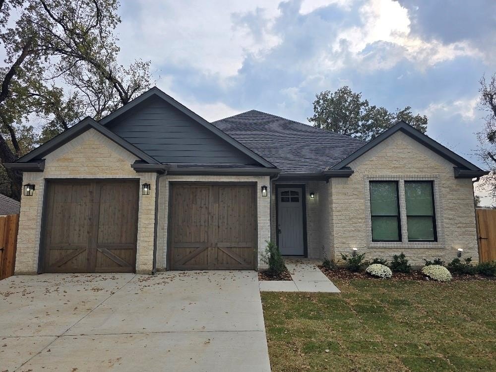 5812 Oakdale Drive, Fort Worth, TX 76119, 3 Bedrooms Bedrooms, ,2 BathroomsBathrooms,Residential,For Sale,5812 Oakdale Drive,0,21047914