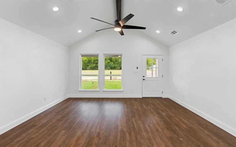 2208 Mill Street, Greenville, TX 75401, 3 Bedrooms Bedrooms, ,2 BathroomsBathrooms,Residential,For Sale,2208 Mill Street,0,21048641