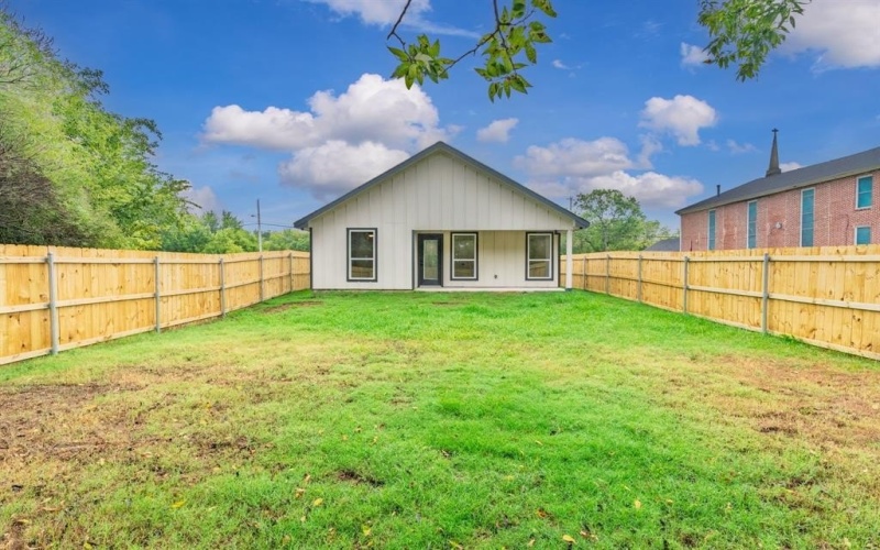 2208 Mill Street, Greenville, TX 75401, 3 Bedrooms Bedrooms, ,2 BathroomsBathrooms,Residential,For Sale,2208 Mill Street,0,21048641