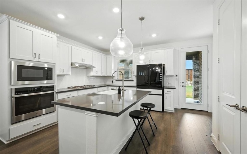 447 Holly Road, Lakewood Village, TX 75068, 4 Habitaciones Habitaciones , ,2 BañosBaños,Residential,En Venta,447 Holly Road,0,21049028