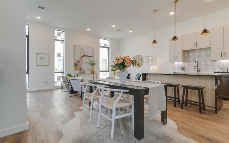 445 W Morphy Street, Fort Worth, TX 76104, 3 Habitaciones Habitaciones , ,3 BañosBaños,Residential,En Venta,445 W Morphy Street,0,21049455
