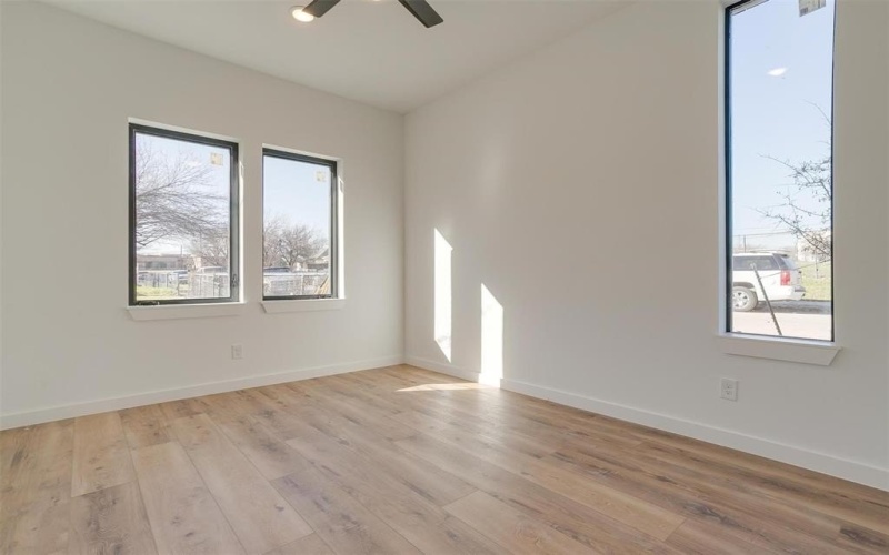 445 W Morphy Street, Fort Worth, TX 76104, 3 Habitaciones Habitaciones , ,3 BañosBaños,Residential,En Venta,445 W Morphy Street,0,21049455