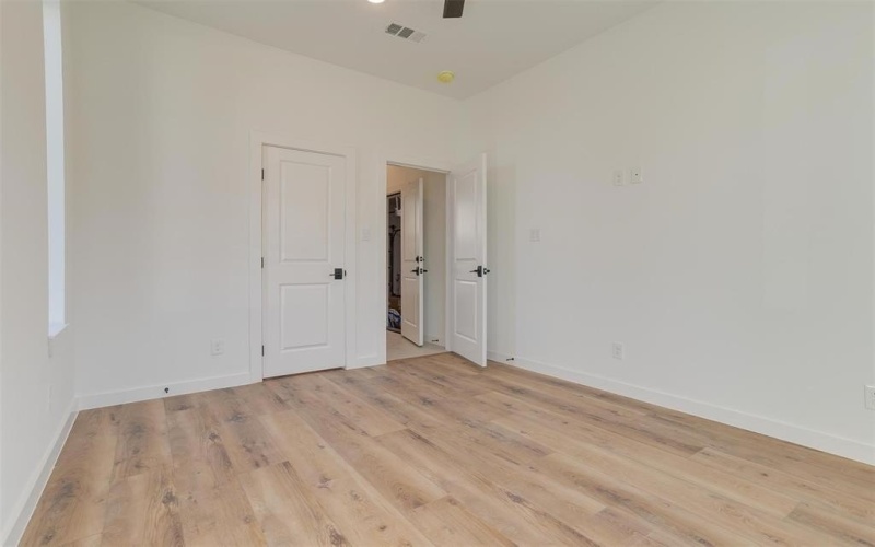 445 W Morphy Street, Fort Worth, TX 76104, 3 Habitaciones Habitaciones , ,3 BañosBaños,Residential,En Venta,445 W Morphy Street,0,21049455