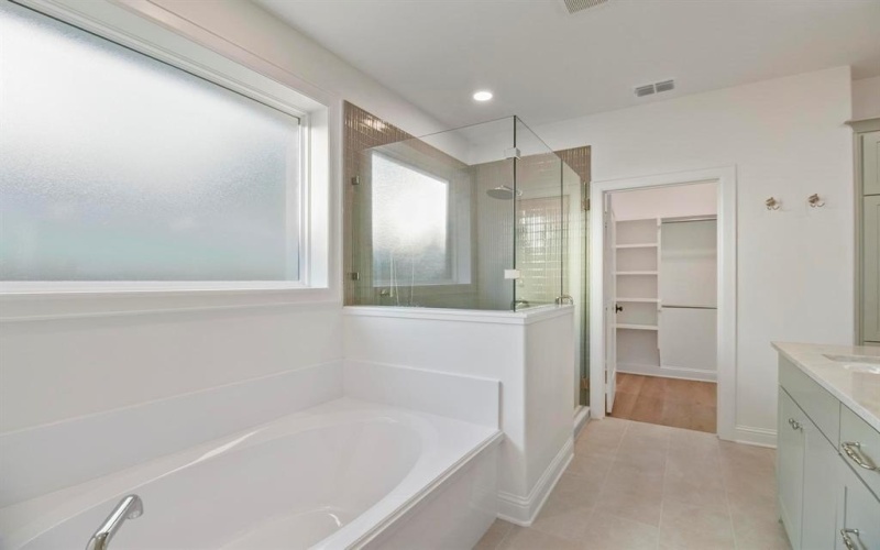 9244 Villas Court, Tyler, TX 75703, 3 Habitaciones Habitaciones , ,3 BañosBaños,Residential,En Venta,9244 Villas Court,0,21049766