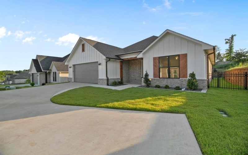 9244 Villas Court, Tyler, TX 75703, 3 Habitaciones Habitaciones , ,3 BañosBaños,Residential,En Venta,9244 Villas Court,0,21049766