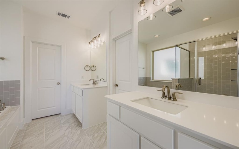 1724 Cornwall Avenue, Fort Worth, TX 76052, 4 Habitaciones Habitaciones , ,3 BañosBaños,Residential,En Venta,1724 Cornwall Avenue,0,21049837