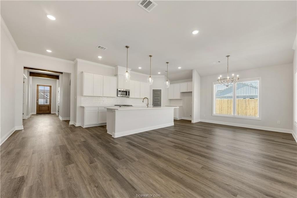 2902 Bombay Court, Bryan, TX 77808, 3 Bedrooms Bedrooms, ,3 BathroomsBathrooms,Residential,For Sale,2902 Bombay Court,24014377