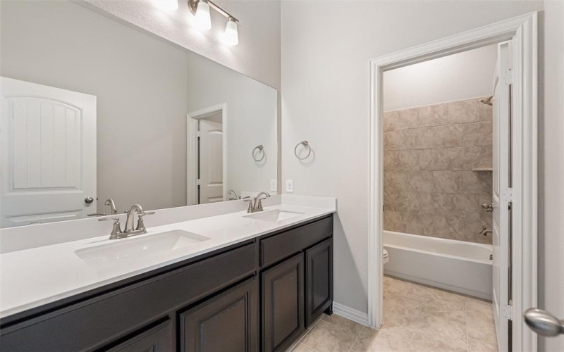 136 Oak Grove Way, Springtown, TX 76082, 4 Bedrooms Bedrooms, ,3 BathroomsBathrooms,Residential,For Sale,136 Oak Grove Way,0,21050157