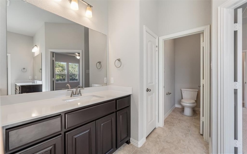 136 Oak Grove Way, Springtown, TX 76082, 4 Bedrooms Bedrooms, ,3 BathroomsBathrooms,Residential,For Sale,136 Oak Grove Way,0,21050157