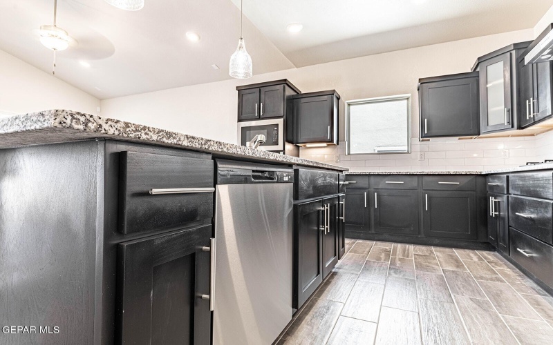 933 Nayland Place, El Paso, TX 79928, 4 Bedrooms Bedrooms, ,1 BathroomBathrooms,Residential,For Sale,933 Nayland Place,917390