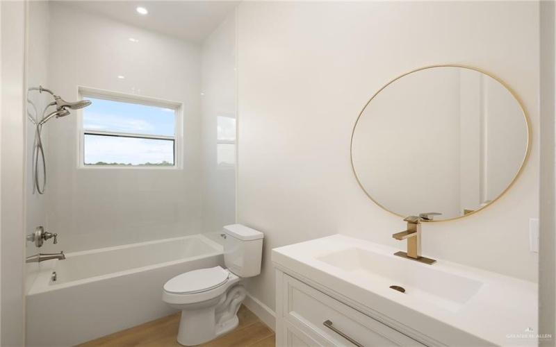 1215 E Chelsea Drive, Palmhurst, TX 78573, 3 Bedrooms Bedrooms, ,3 BathroomsBathrooms,Residential,For Sale,1215 E Chelsea Drive,0,478547