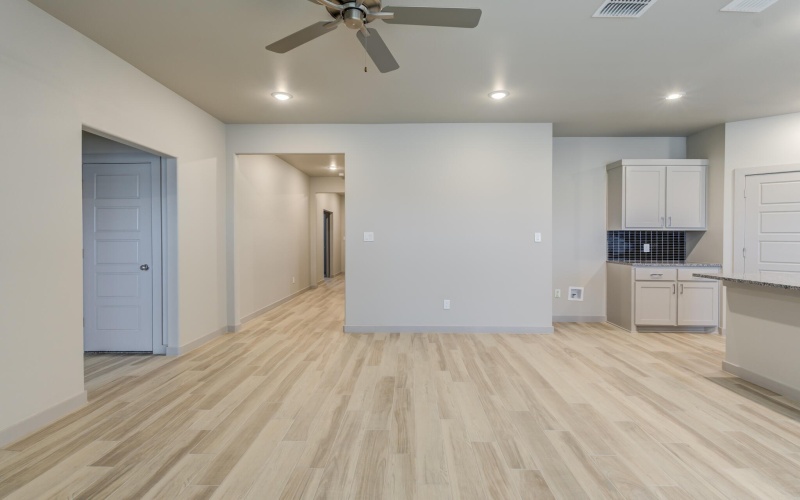 613 E 13th Street, Wolfforth, TX 79382, 3 Habitaciones Habitaciones , ,2 BañosBaños,Residential,En Venta,613 E 13th Street,0,202559950