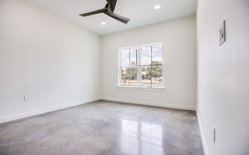 21 W 20th St, San Angelo, TX 76903, 3 Habitaciones Habitaciones , ,2 BañosBaños,Residential,En Venta,21 W 20th St,0,128912