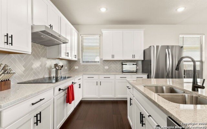 947 Blue Violet, New Braunfels, TX 78130, 4 Habitaciones Habitaciones , ,3 BañosBaños,Residential,En Venta,947 Blue Violet,0,1897877