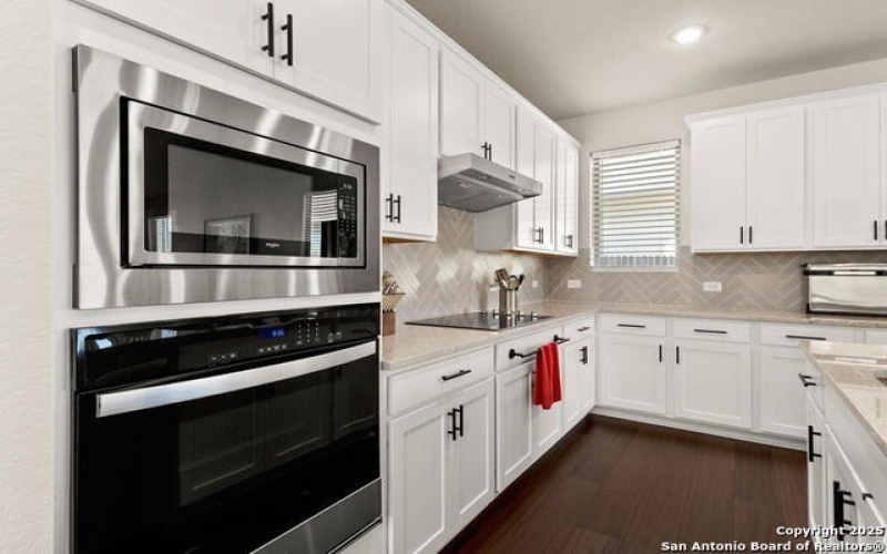 947 Blue Violet, New Braunfels, TX 78130, 4 Habitaciones Habitaciones , ,3 BañosBaños,Residential,En Venta,947 Blue Violet,0,1897877