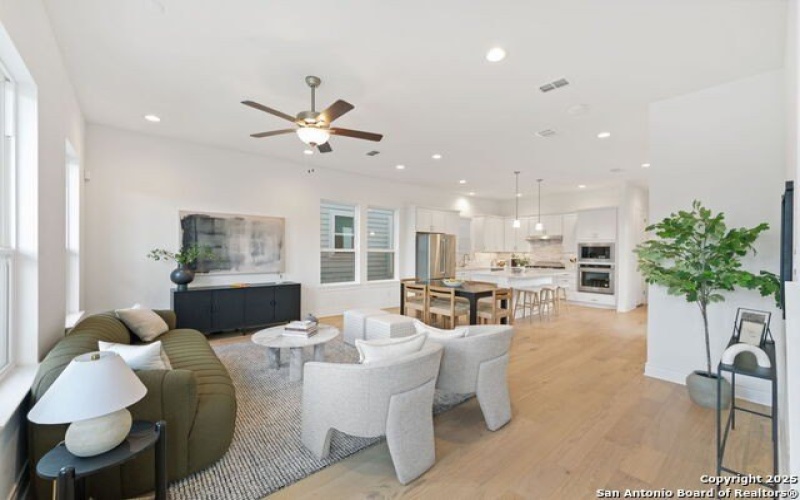 795 N Academy Ave, New Braunfels, TX 78130, 3 Bedrooms Bedrooms, ,2 BathroomsBathrooms,Residential,For Sale,795 N Academy Ave,0,1897898