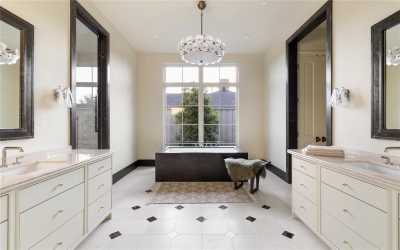 5610 Lobello, Dallas, TX 75229, 5 Bedrooms Bedrooms, ,7 BathroomsBathrooms,Residential,For Sale,5610 Lobello,0,20920720