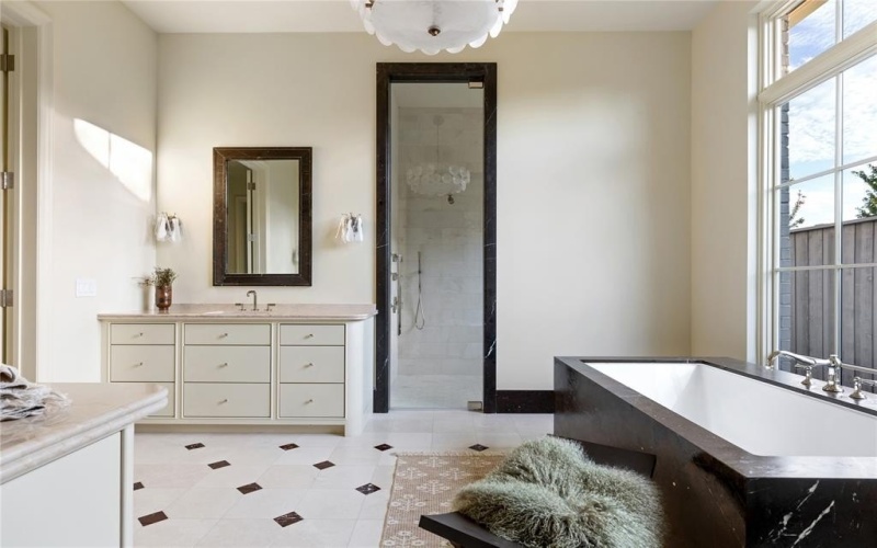 5610 Lobello, Dallas, TX 75229, 5 Bedrooms Bedrooms, ,7 BathroomsBathrooms,Residential,For Sale,5610 Lobello,0,20920720