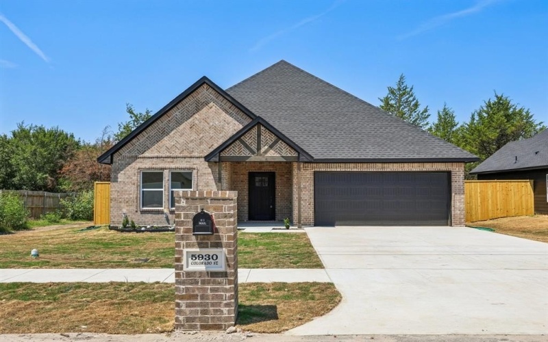 5930 Colorado Street, Greenville, TX 75402, 3 Bedrooms Bedrooms, ,2 BathroomsBathrooms,Residential,For Sale,5930 Colorado Street,0,20937724