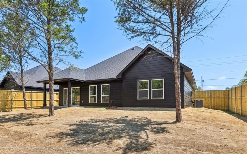 5930 Colorado Street, Greenville, TX 75402, 3 Bedrooms Bedrooms, ,2 BathroomsBathrooms,Residential,For Sale,5930 Colorado Street,0,20937724