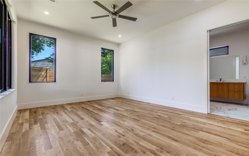 8806 Diceman Drive, Dallas, TX 75218, 4 Habitaciones Habitaciones , ,3 BañosBaños,Residential,En Venta,8806 Diceman Drive,0,20981286
