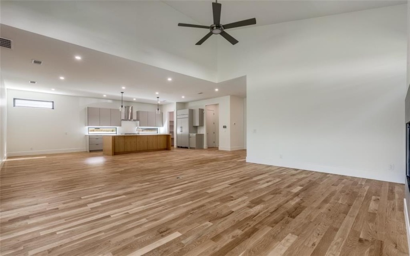 8806 Diceman Drive, Dallas, TX 75218, 4 Habitaciones Habitaciones , ,3 BañosBaños,Residential,En Venta,8806 Diceman Drive,0,20981286
