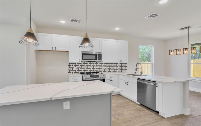 5921 Barkridge Drive, Granbury, TX 76048, 3 Bedrooms Bedrooms, ,2 BathroomsBathrooms,Residential,For Sale,5921 Barkridge Drive,0,21012115