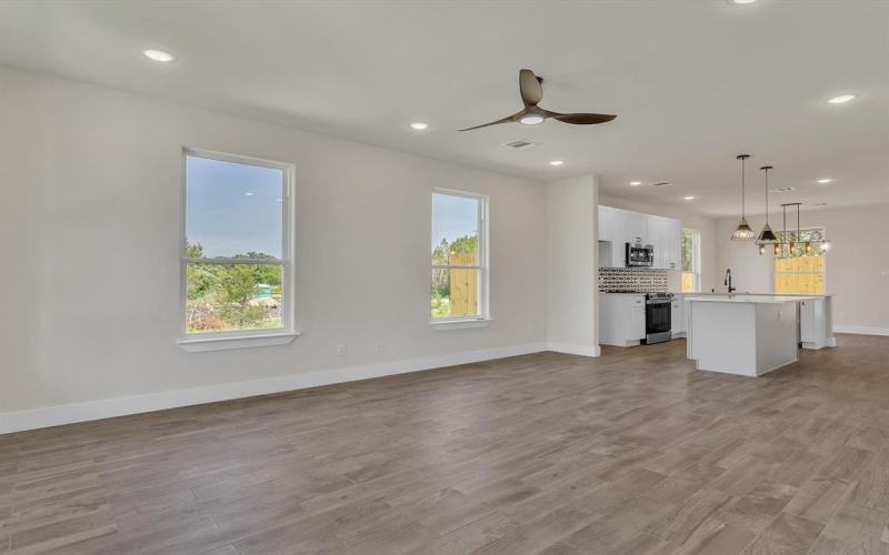 5921 Barkridge Drive, Granbury, TX 76048, 3 Bedrooms Bedrooms, ,2 BathroomsBathrooms,Residential,For Sale,5921 Barkridge Drive,0,21012115