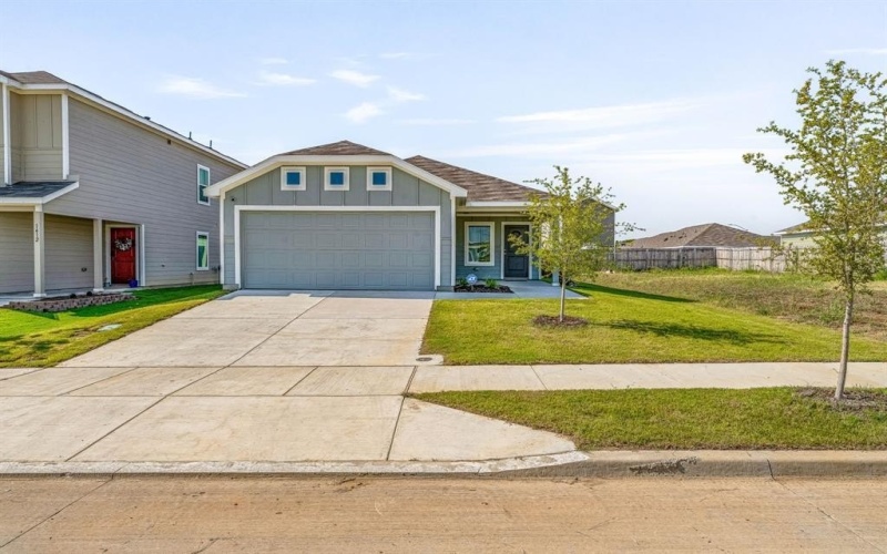 1408 Silver Spruce Lane, Fort Worth, TX 76140, 3 Bedrooms Bedrooms, ,2 BathroomsBathrooms,Residential,For Sale,1408 Silver Spruce Lane,0,21047941