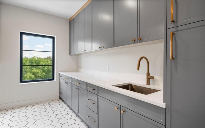 6211 Llano Avenue, Dallas, TX 75214, 4 Bedrooms Bedrooms, ,5 BathroomsBathrooms,Residential,For Sale,6211 Llano Avenue,0,21049671