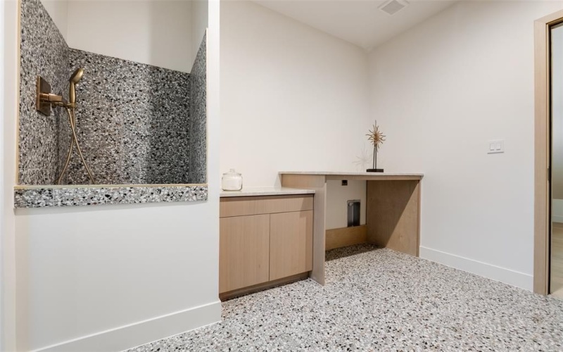 3904 Rochelle Drive, Dallas, TX 75220, 5 Bedrooms Bedrooms, ,6 BathroomsBathrooms,Residential,For Sale,3904 Rochelle Drive,0,21050334
