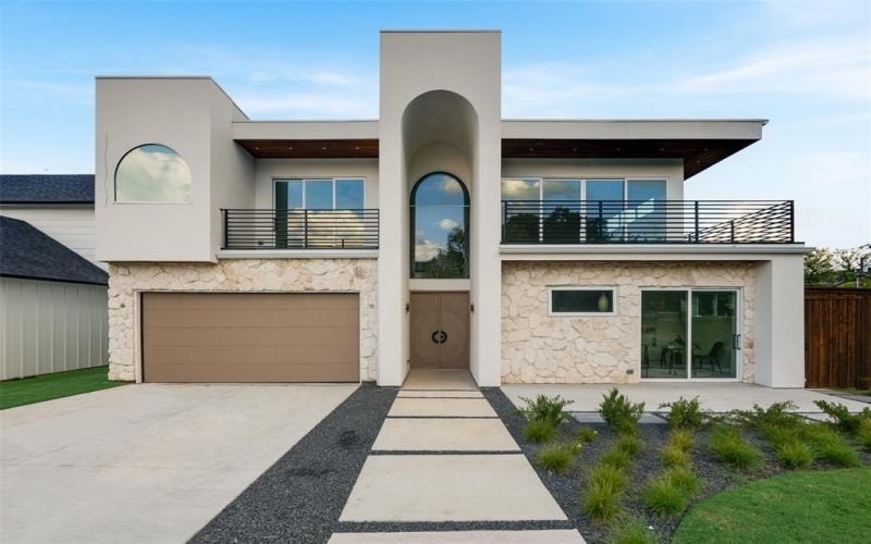 3904 Rochelle Drive, Dallas, TX 75220, 5 Bedrooms Bedrooms, ,6 BathroomsBathrooms,Residential,For Sale,3904 Rochelle Drive,0,21050334