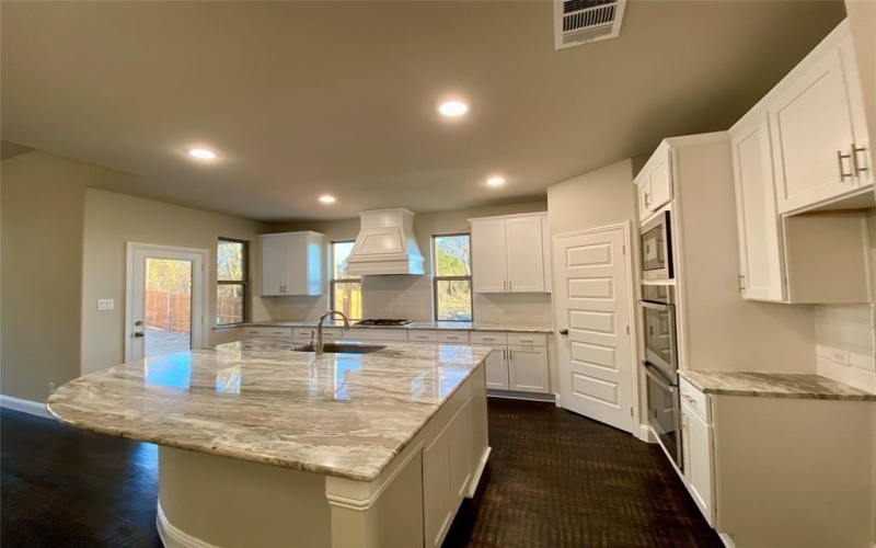 410 Aldred Street, Greenville, TX 75401, 5 Bedrooms Bedrooms, ,5 BathroomsBathrooms,Residential,For Sale,410 Aldred Street,0,21050370