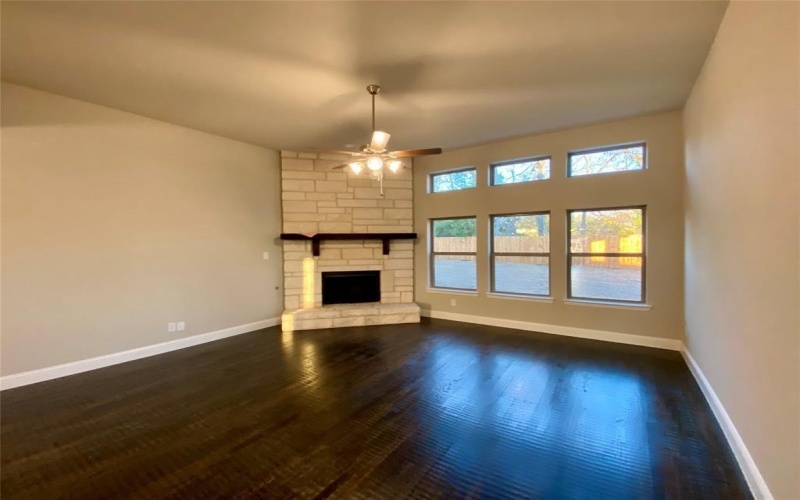 410 Aldred Street, Greenville, TX 75401, 5 Bedrooms Bedrooms, ,5 BathroomsBathrooms,Residential,For Sale,410 Aldred Street,0,21050370