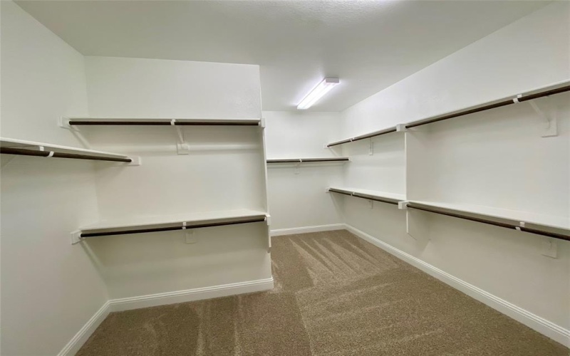 410 Aldred Street, Greenville, TX 75401, 5 Bedrooms Bedrooms, ,5 BathroomsBathrooms,Residential,For Sale,410 Aldred Street,0,21050370