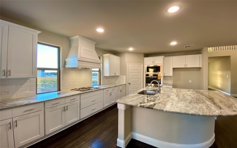 410 Aldred Street, Greenville, TX 75401, 5 Bedrooms Bedrooms, ,5 BathroomsBathrooms,Residential,For Sale,410 Aldred Street,0,21050370