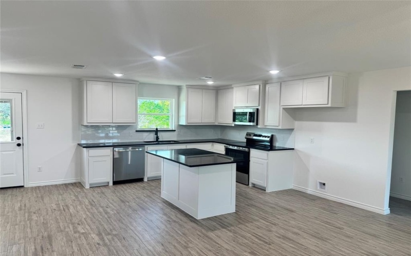 1029 Neal Road, Azle, TX 76020, 3 Bedrooms Bedrooms, ,2 BathroomsBathrooms,Residential,For Sale,1029 Neal Road,0,21050716