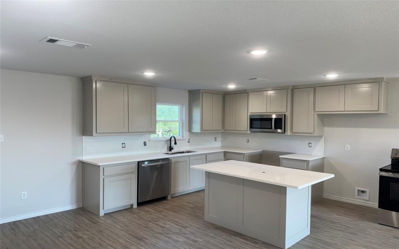 6075 PIPER ANNE Street, Azle, TX 76020, 3 Bedrooms Bedrooms, ,2 BathroomsBathrooms,Residential,For Sale,6075 PIPER ANNE Street,0,21050754