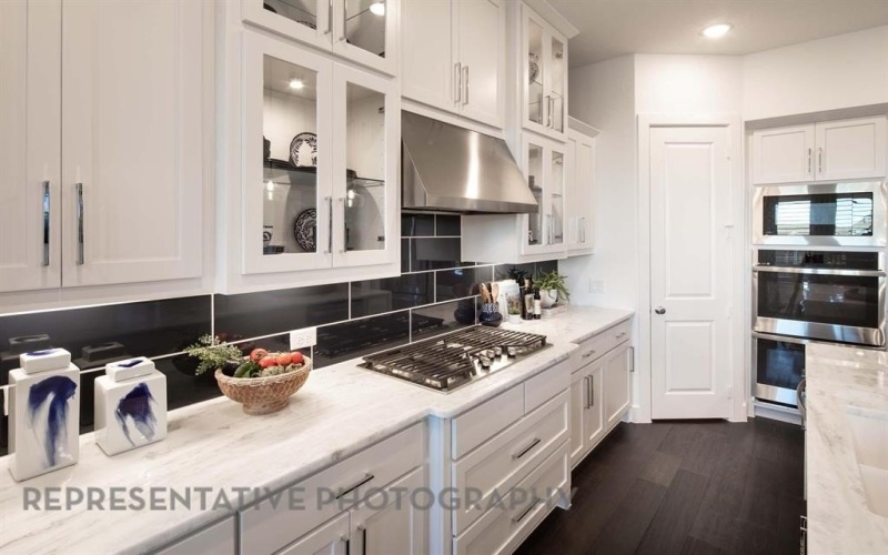 915 Montrose Drive, Rockwall, TX 75087, 4 Bedrooms Bedrooms, ,5 BathroomsBathrooms,Residential,For Sale,915 Montrose Drive,0,21051146