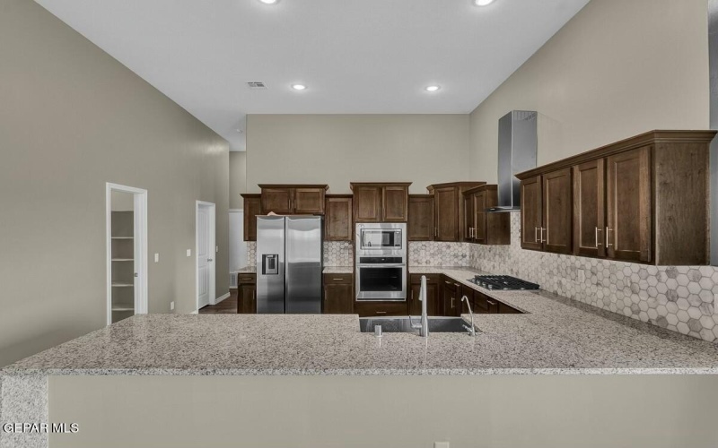 3809 Peak Place, El Paso, TX 79938, 5 Habitaciones Habitaciones , ,3 BañosBaños,Residential,En Venta,3809 Peak Place,917456