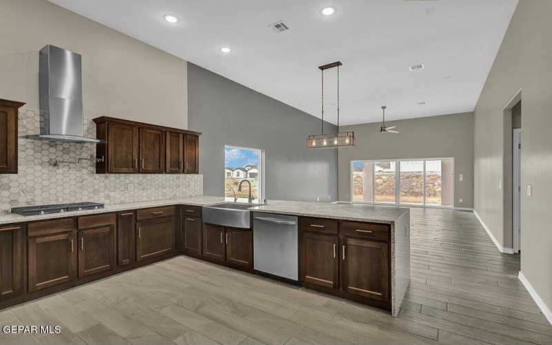 3809 Peak Place, El Paso, TX 79938, 5 Habitaciones Habitaciones , ,3 BañosBaños,Residential,En Venta,3809 Peak Place,917456