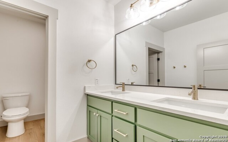 605 Graham, Boerne, TX 78006, 5 Bedrooms Bedrooms, ,3 BathroomsBathrooms,Residential,For Sale,605 Graham,0,1855682