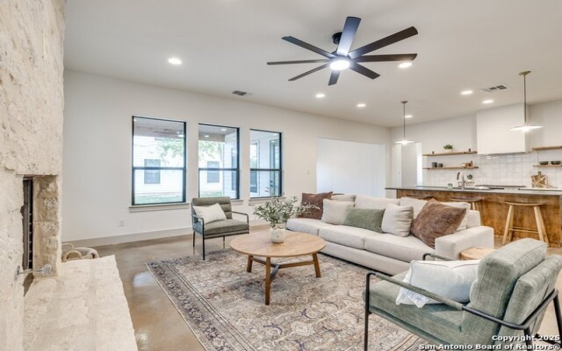 605 Graham, Boerne, TX 78006, 5 Bedrooms Bedrooms, ,3 BathroomsBathrooms,Residential,For Sale,605 Graham,0,1855682